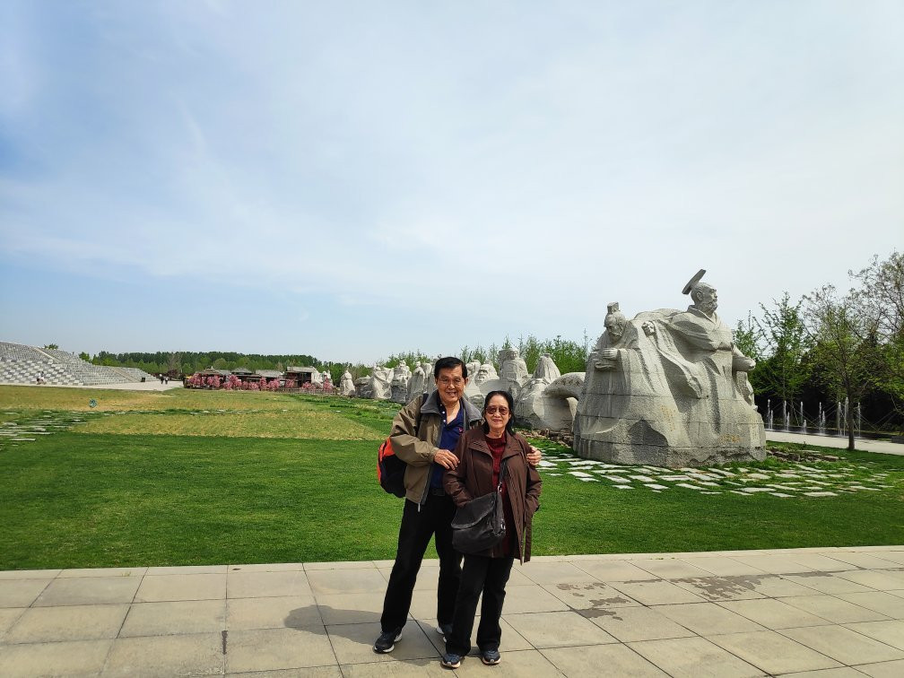 炎黄二帝像-郑州市必去景点