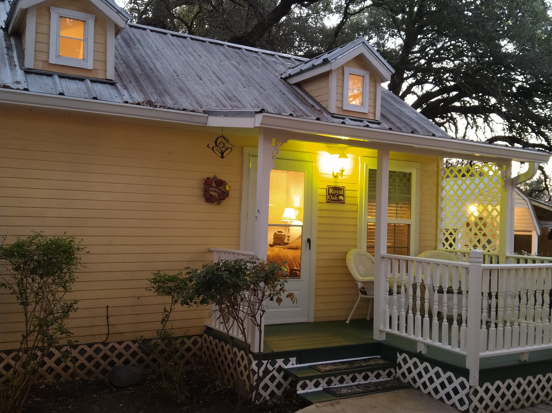 Pomegranate House & Cottages B&B主图