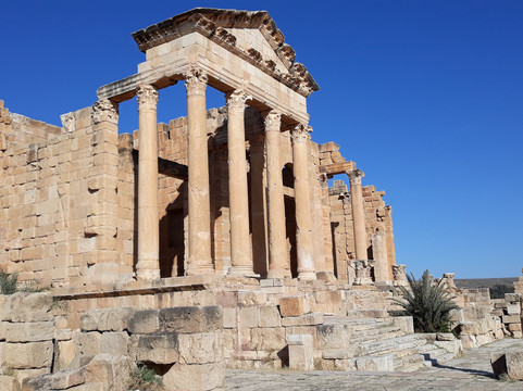 苏菲塔拉酒店主图