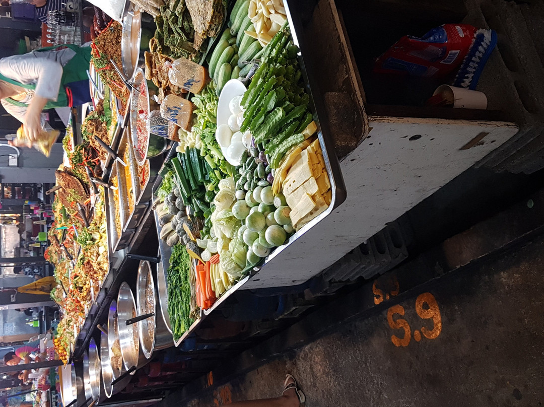 Talad Tote Night Market-中天海滩必去景点