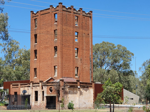 Lincoln's Oakbank Brewery Building-Narrandera必去景点