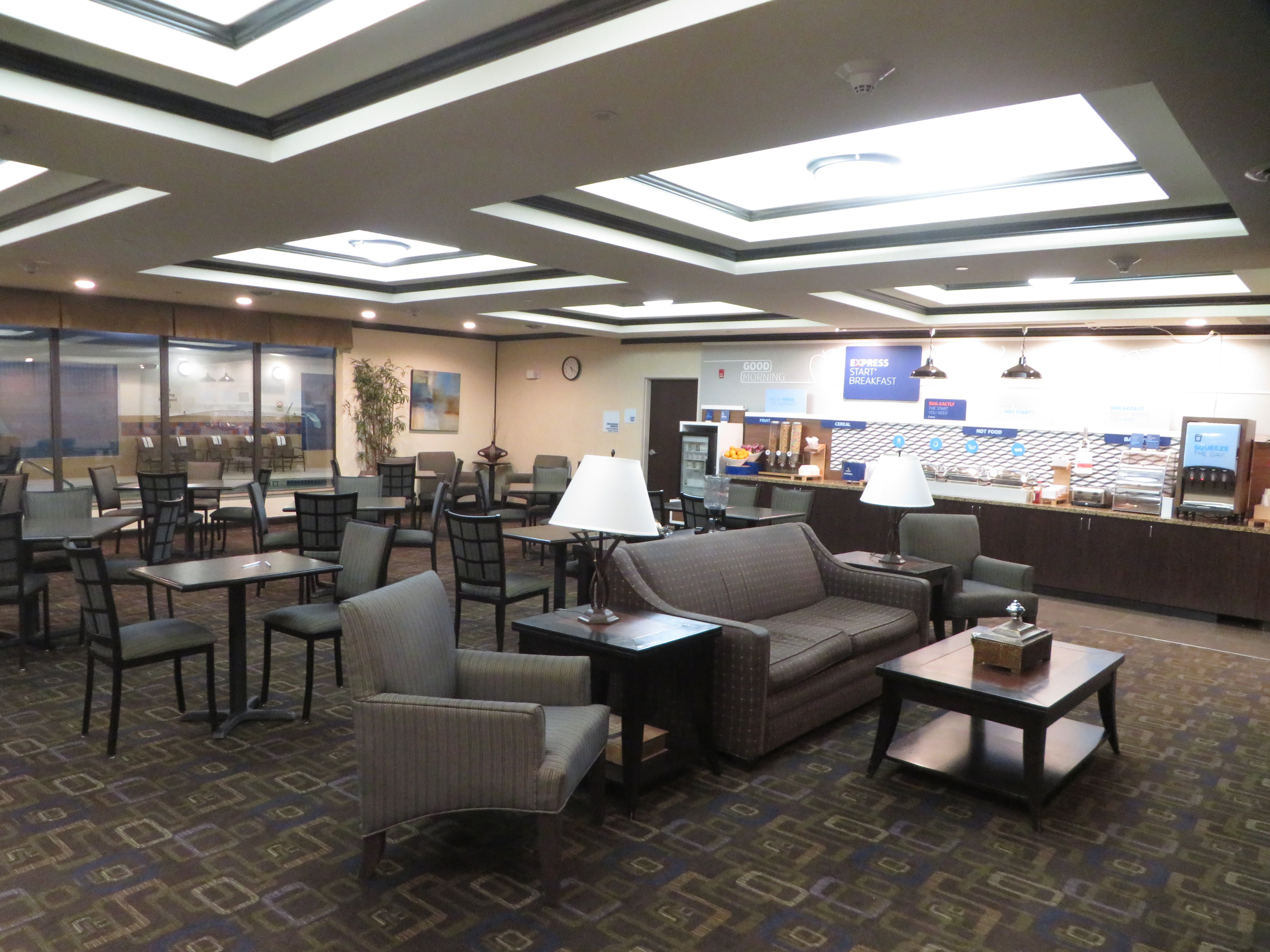 Holiday Inn Express & Suites Bridgeport - Clarksburg, an IHG hotel-餐饮