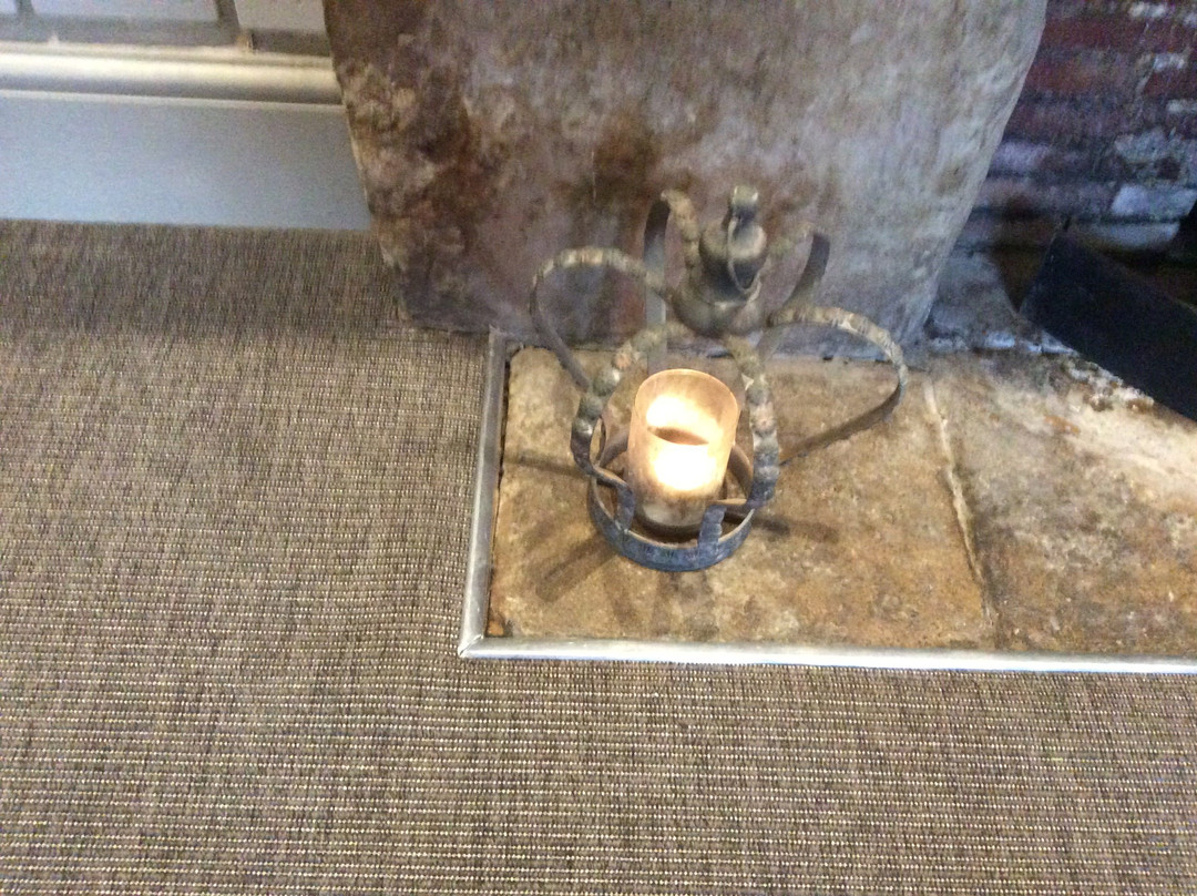 赛文皇冠酒店主图