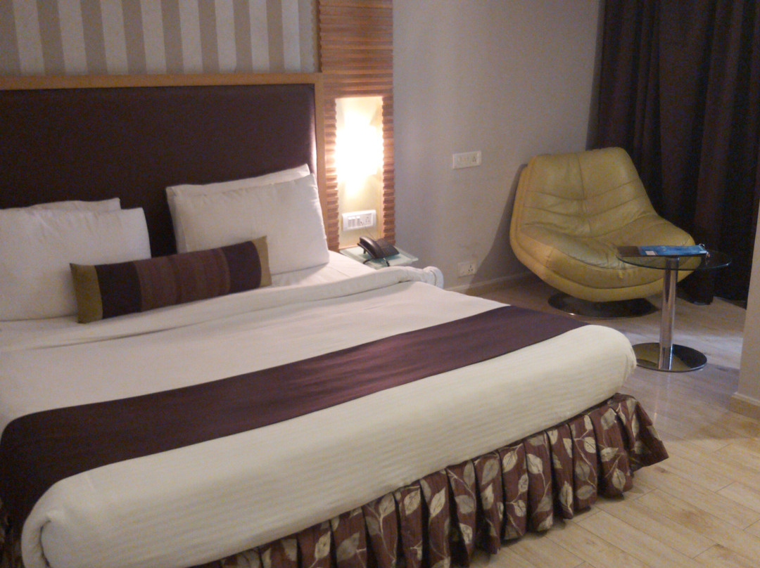 The Purple Leaf Hotel主图