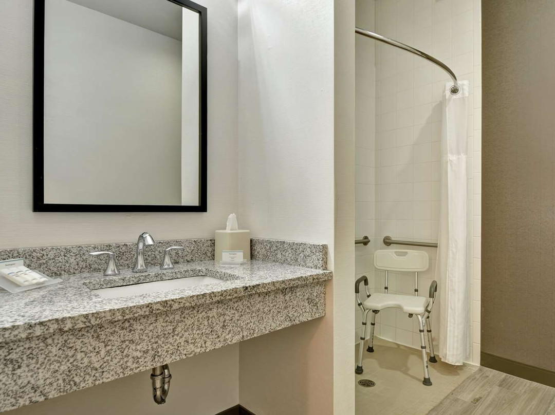 Hilton Garden Inn Oshkosh主图