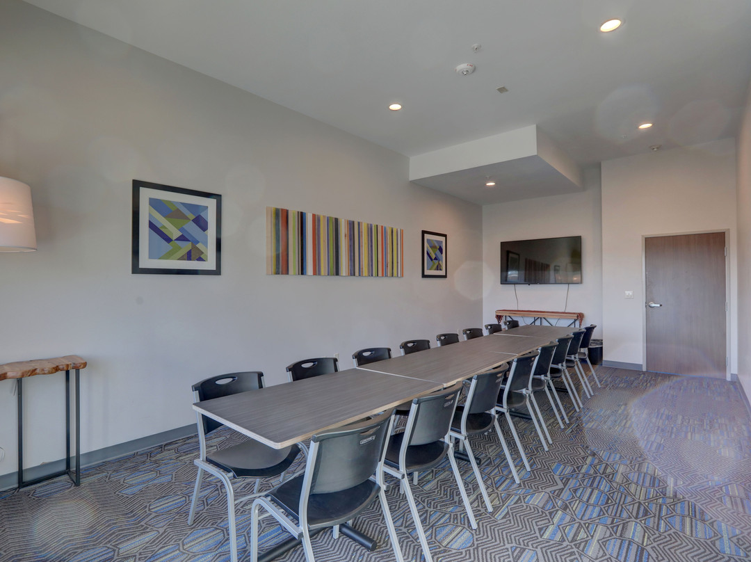 Holiday Inn Express & Suites Auburn Downtown By IHG主图