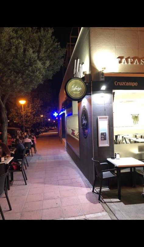 El Antojo Tapas & Café