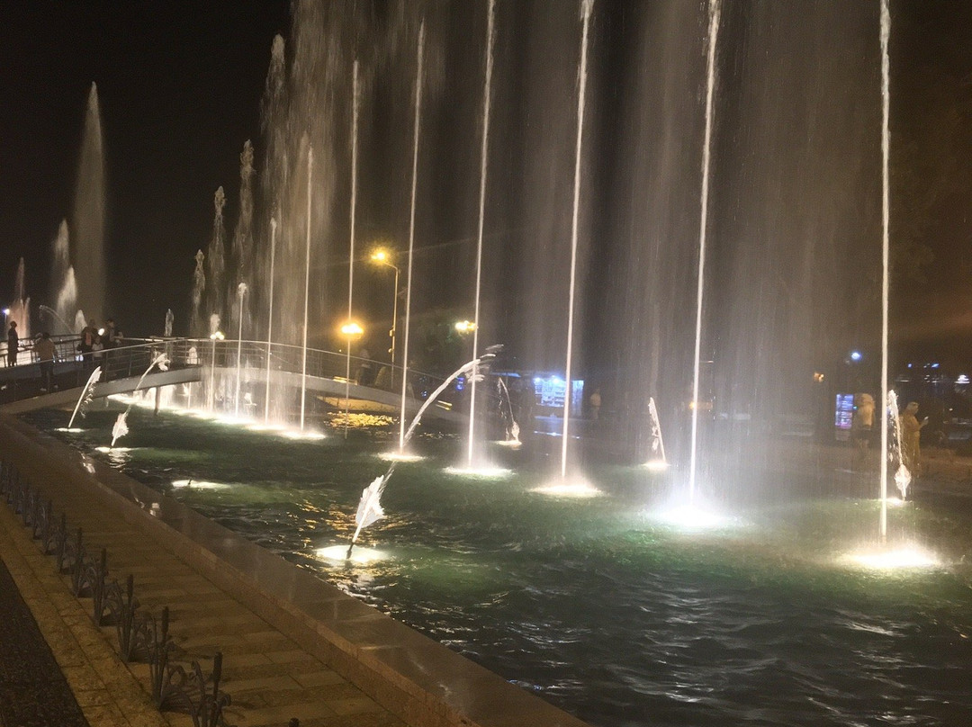 Dancing Fountains-巴统必去景点