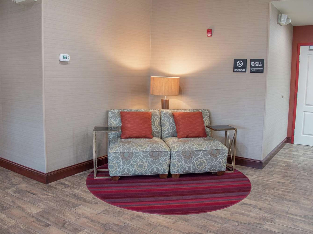 墨菲汉普顿酒店主图