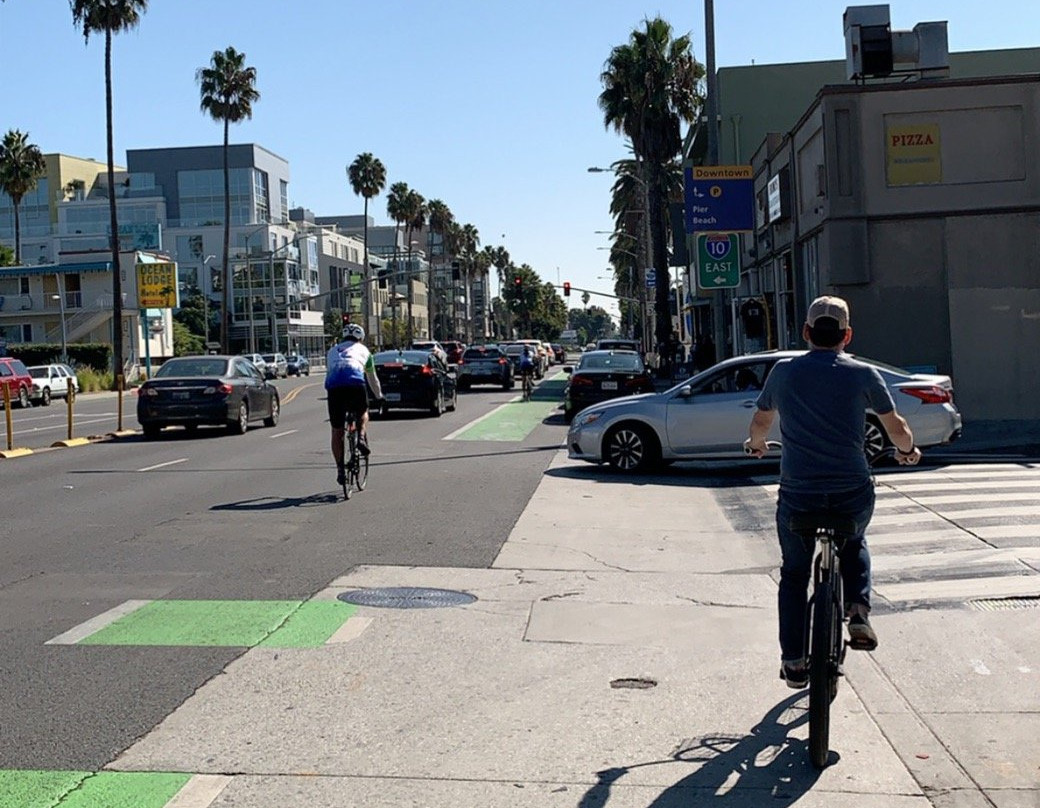 Santa Monica Beach Bicycle Rentals景点图片