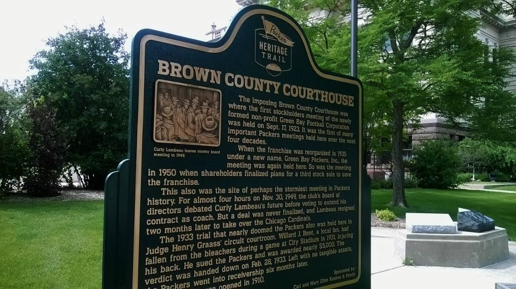 Brown County Courthouse-格林贝必去景点