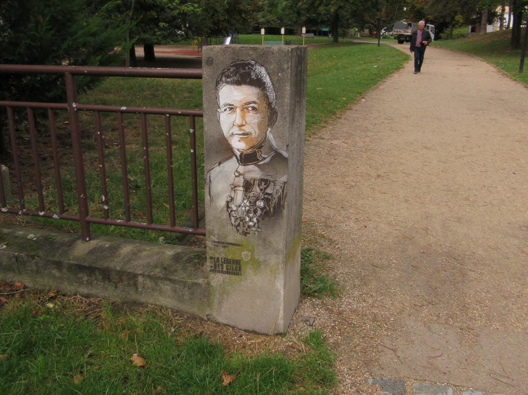 Fresque "Charles Nungesser"-Le Bourget必去景点