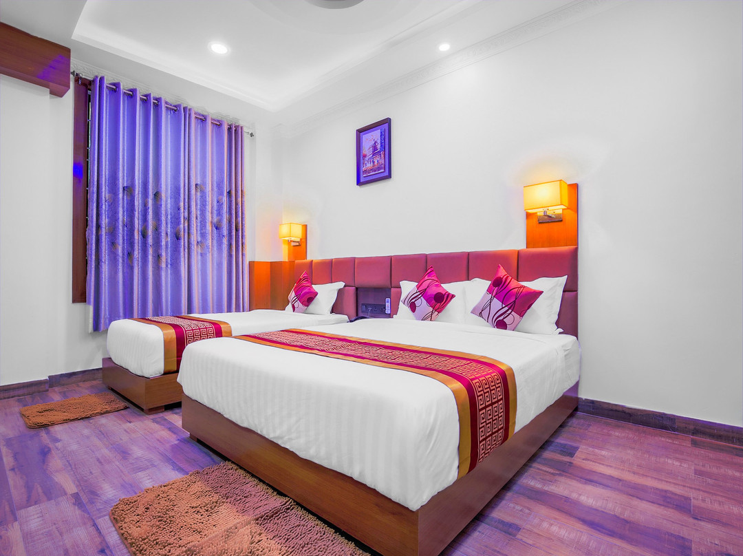 Capital O 435 Hotel Intourist Palace主图