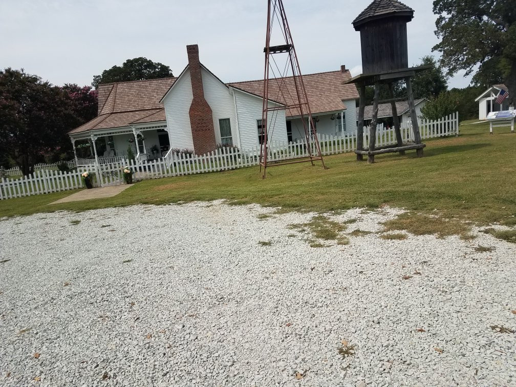 Chickasaw White House-Milburn必去景点