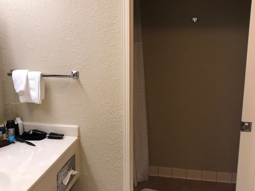 Quality Inn & Suites Dixon near I-88主图