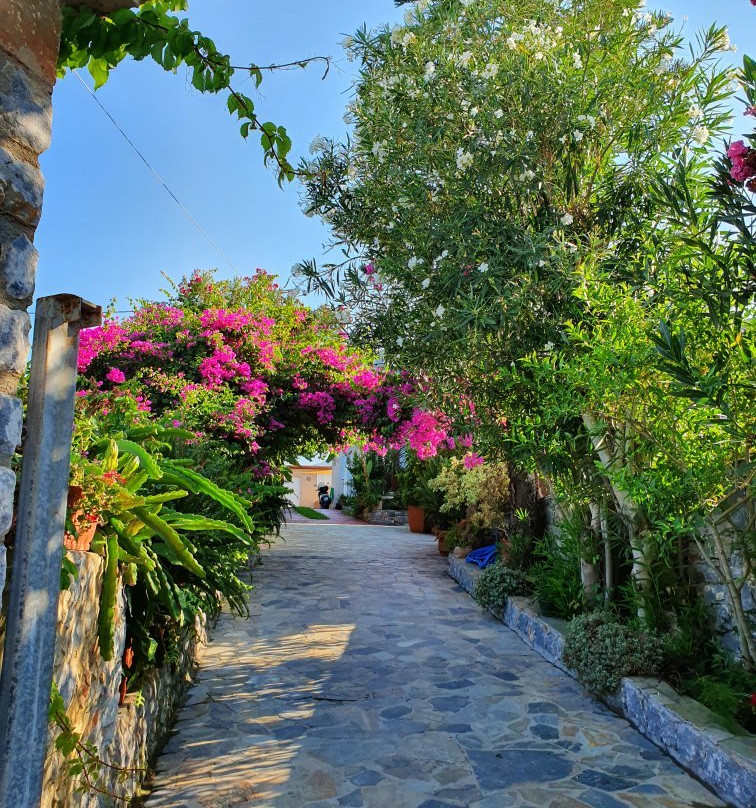 Poledas Apartments主图