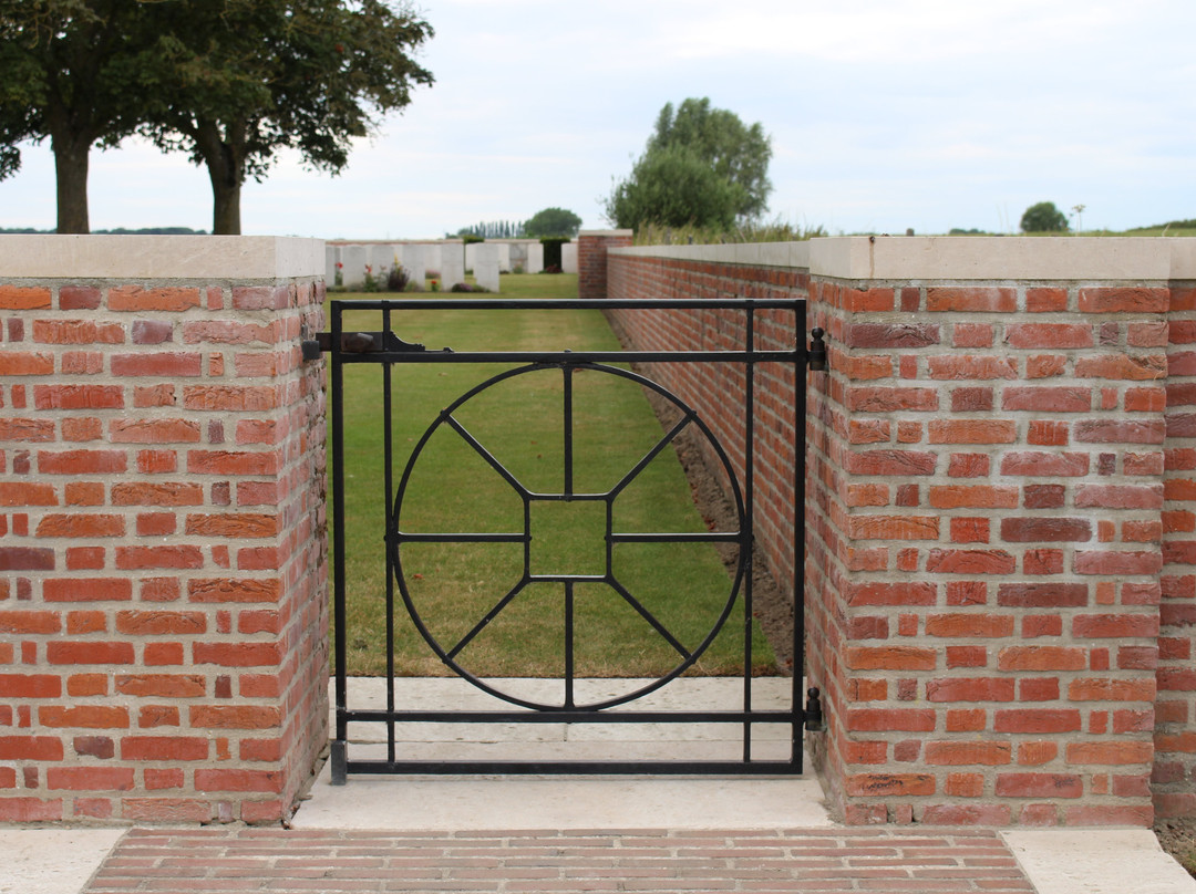 Chester Farm Cemetery景点图片