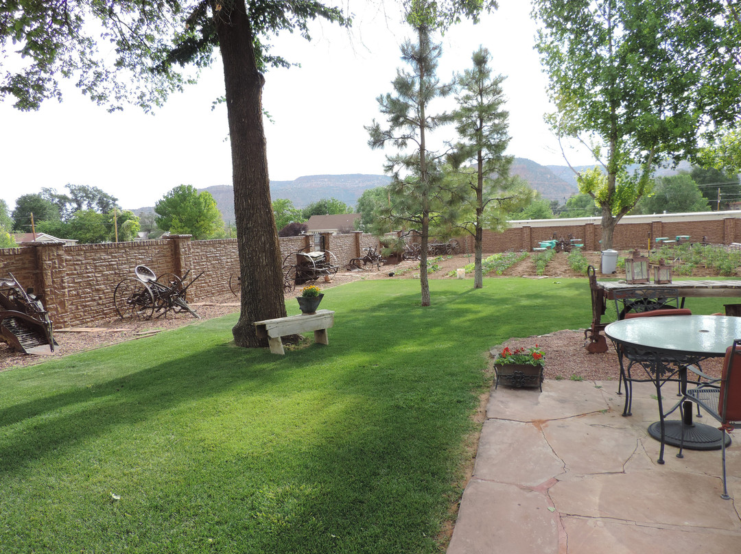 Purple Sage Inn主图