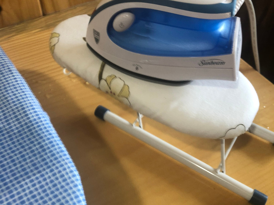 The Halfway House Motel主图