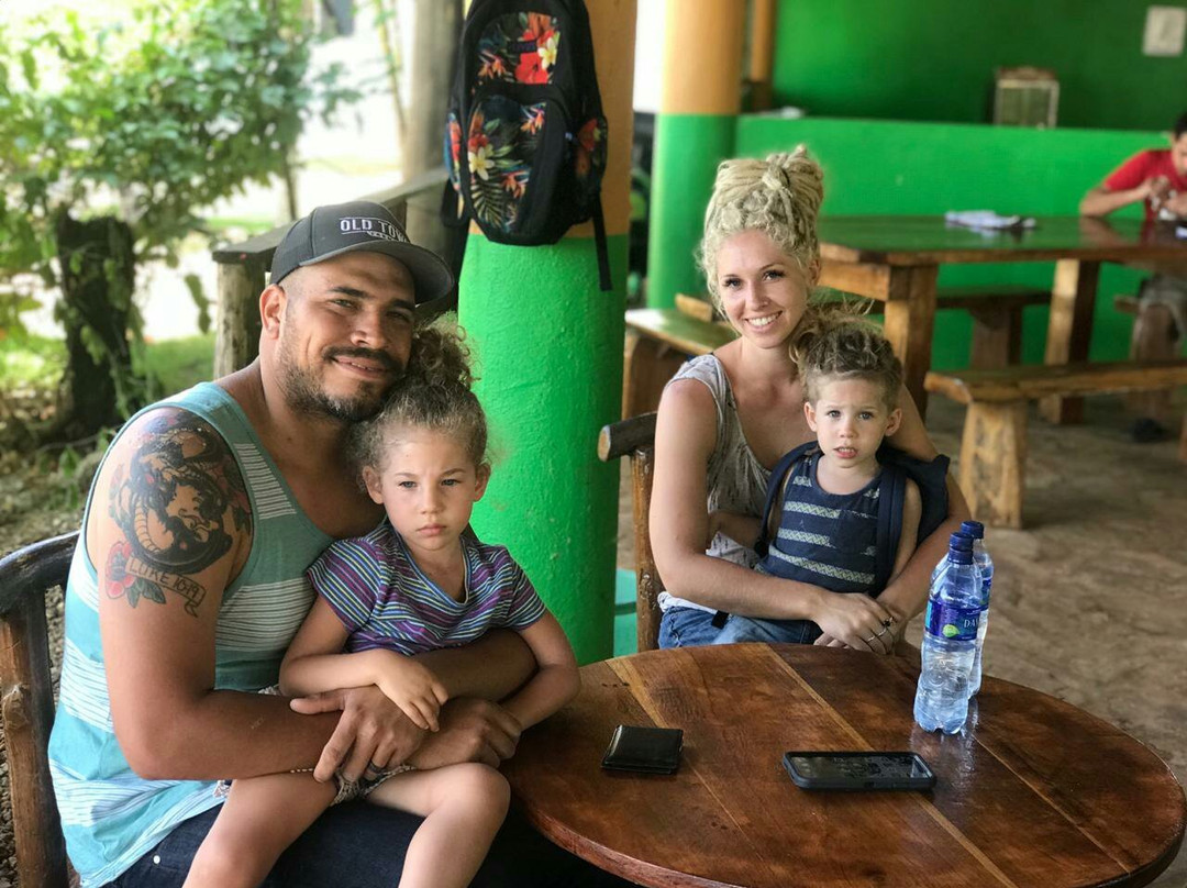 Delgado Taxi Tours-苏莎亚必去景点