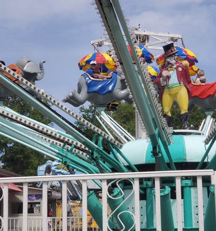 Lake Winnie Amusement Park景点图片