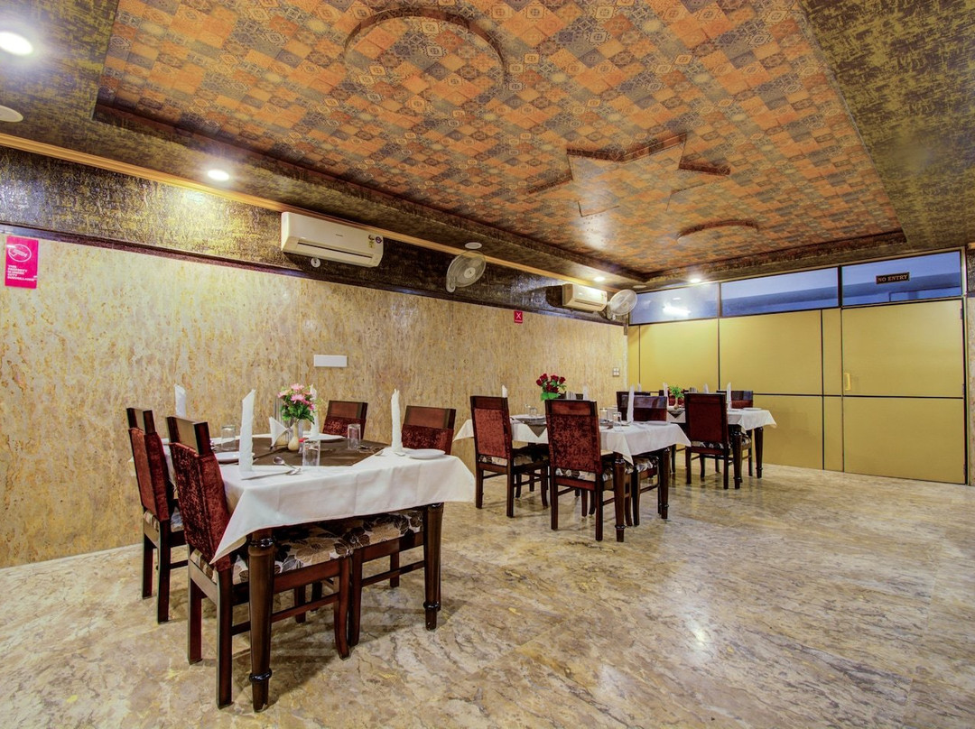 OYO 12849 Hotel Grand Akshay主图