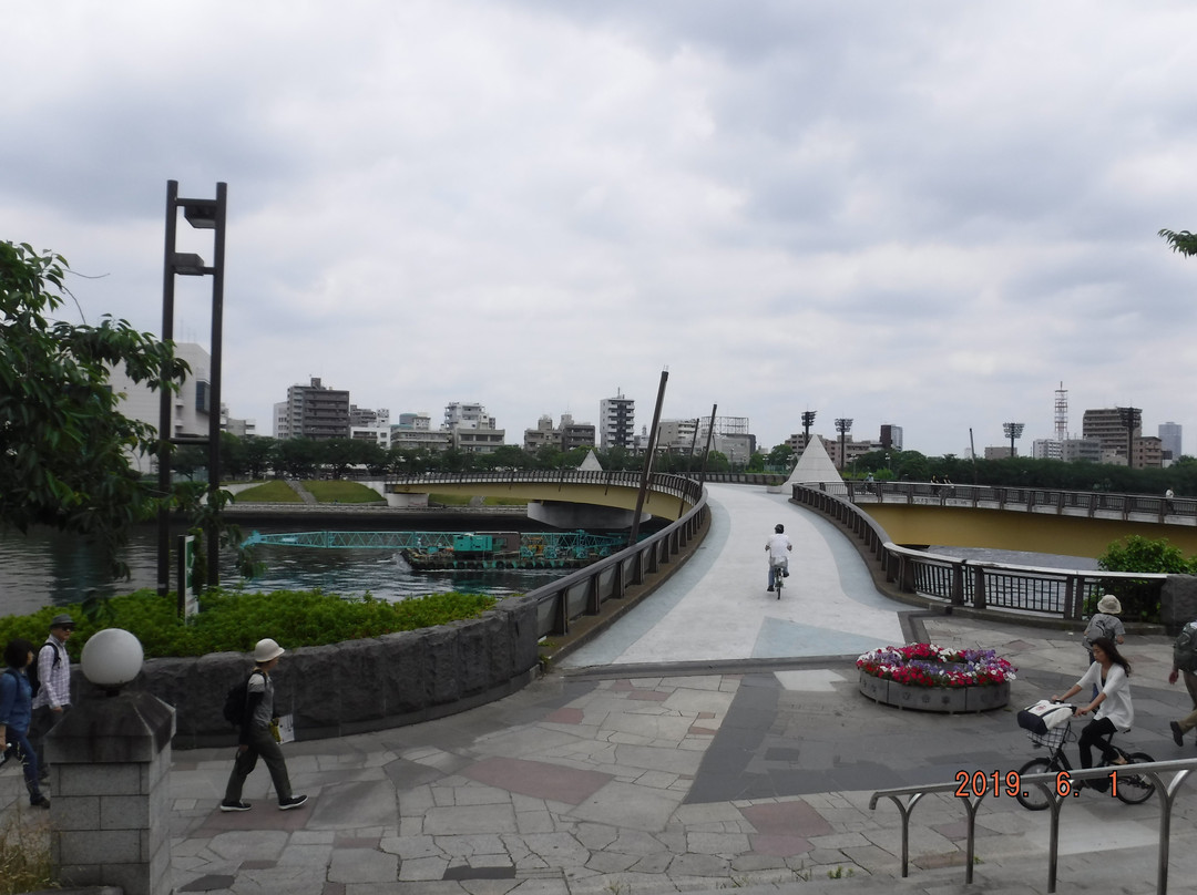 Sakura Bridge景点图片