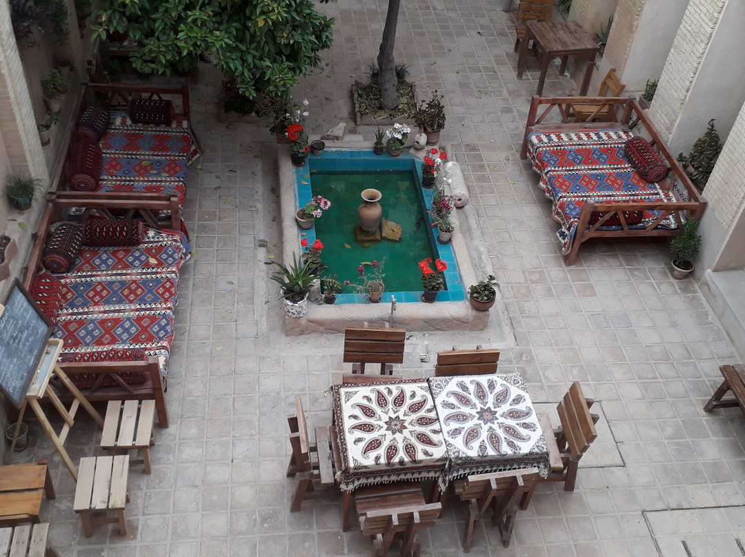 Mahmonir traditional House主图