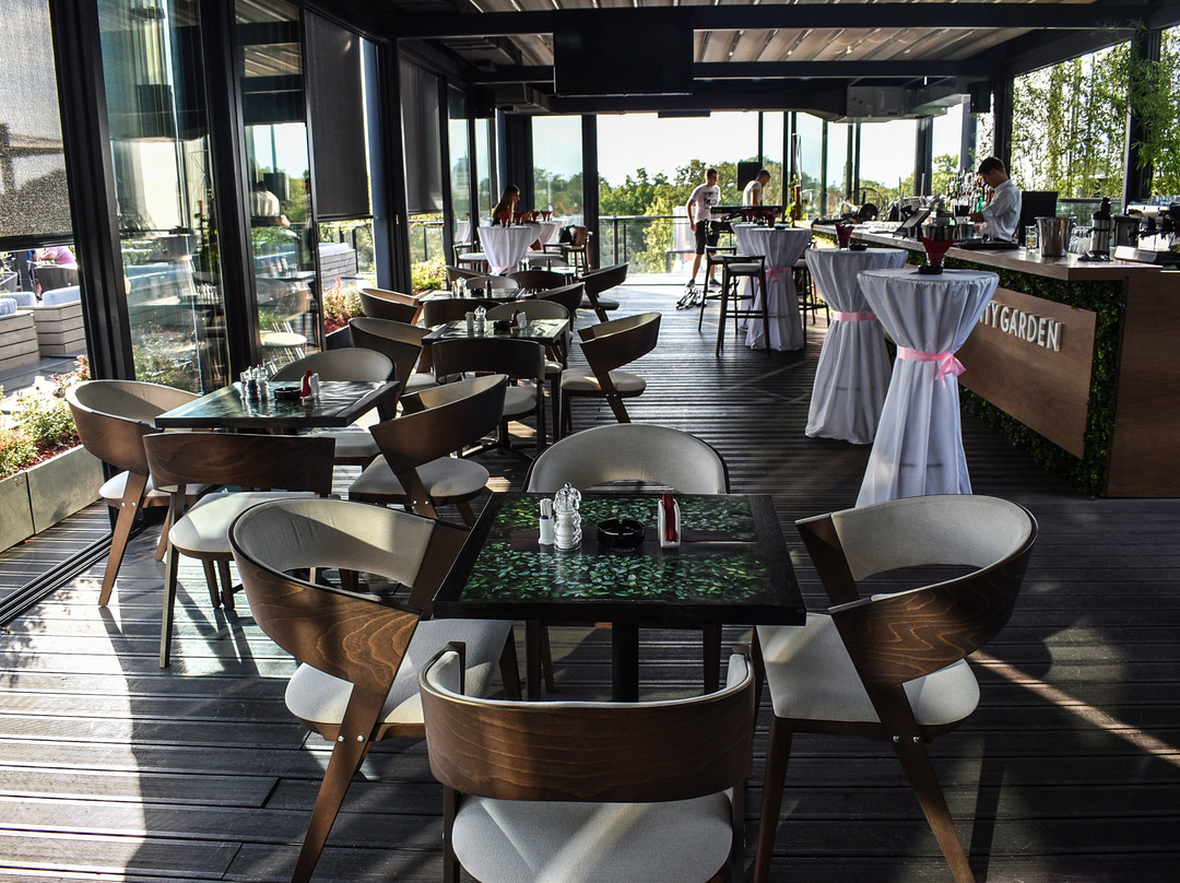 City Garden Cafe Restaurant & Bar
