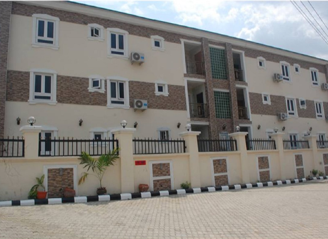 1st Point Hotel & Suites
