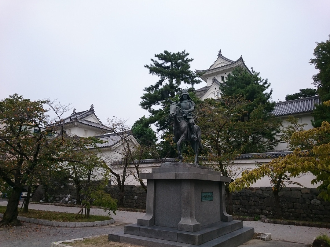 Toda Ujikane Kokiba Statue景点图片
