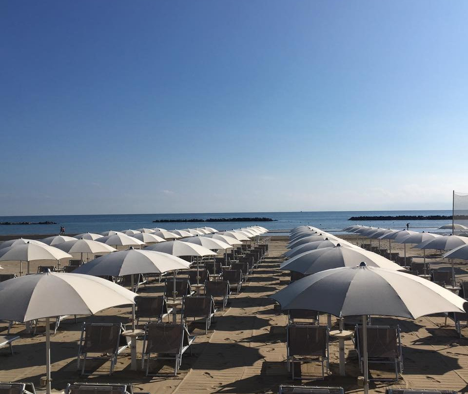 Atollo Stabilimento Balneare-塞尼加利亚必去景点