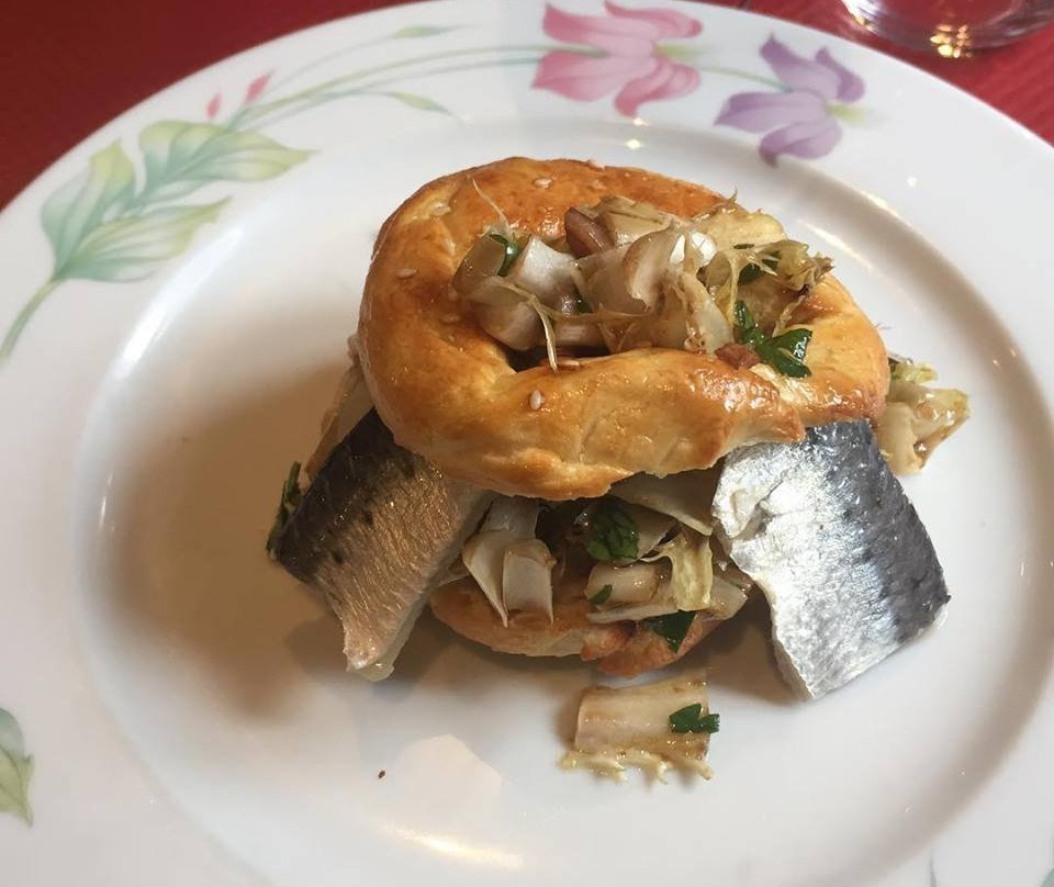 La Neuville餐馆和美食-Auberge Montfaucon