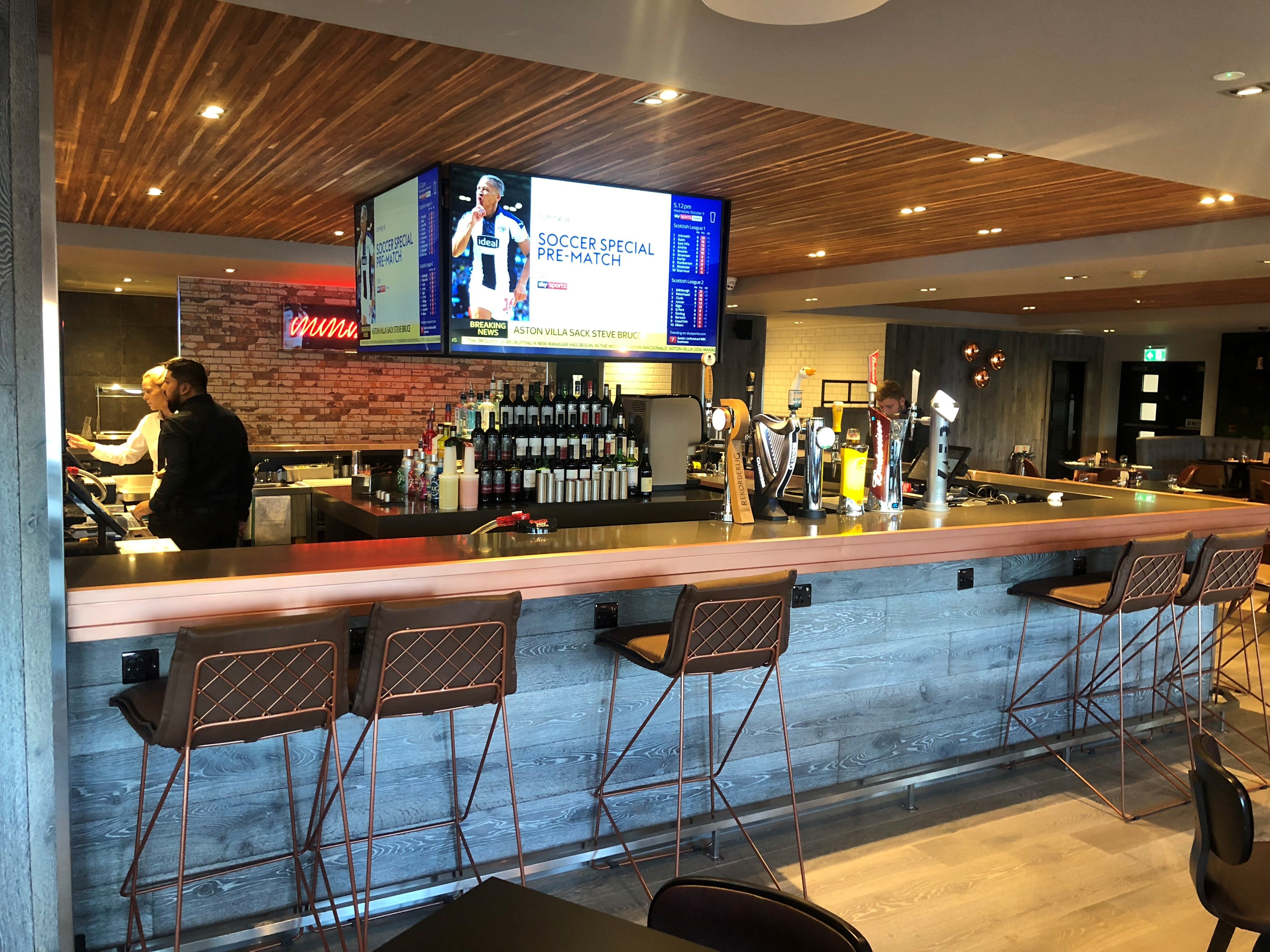 Village Hotel Birmingham Walsall-餐饮