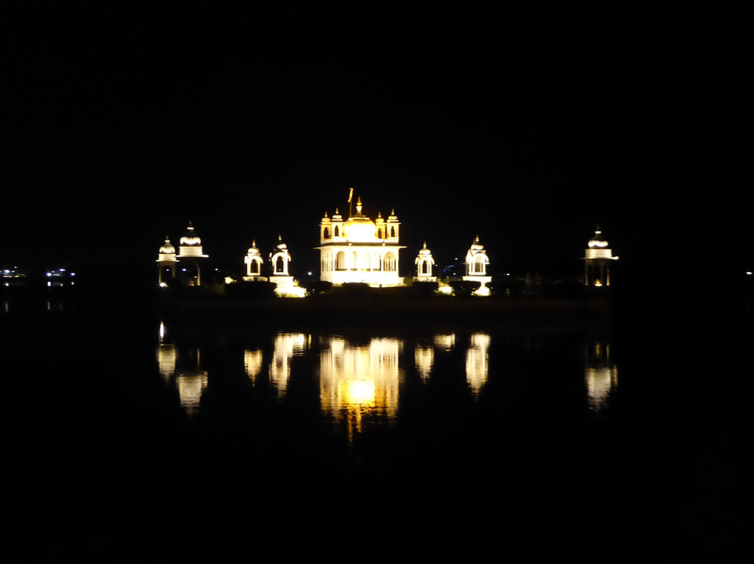 Vijay Rajrajeshwer Temple景点图片