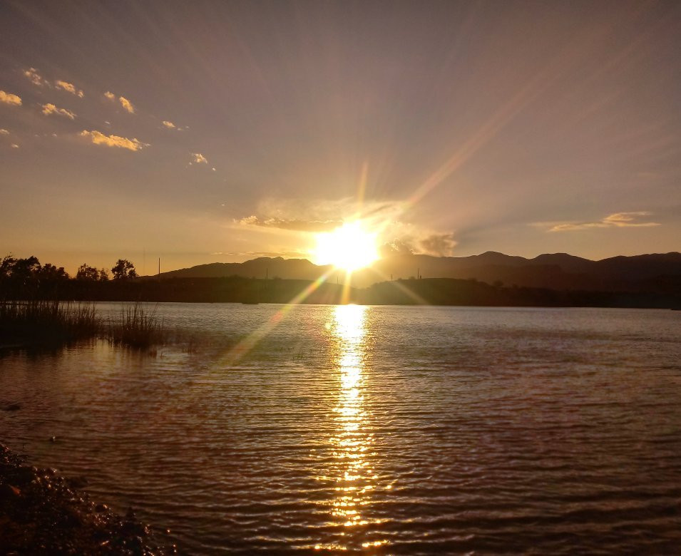 Embalse Lateral景点图片