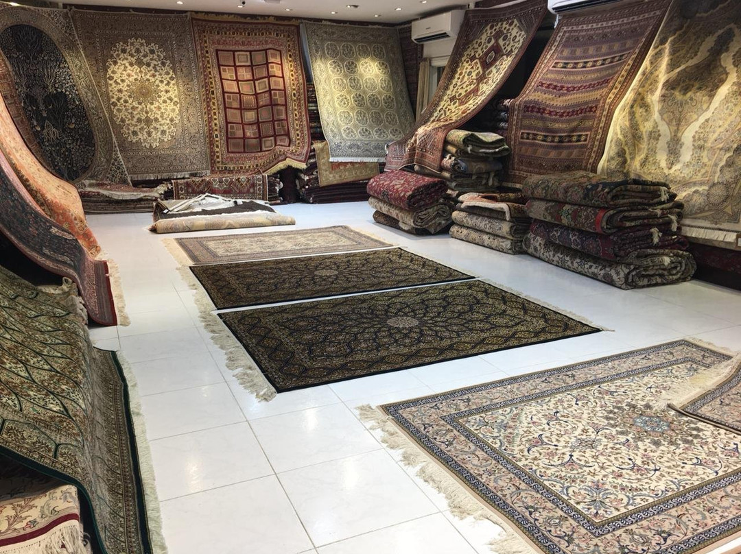 Al Malakia Carpets & Antiques景点图片