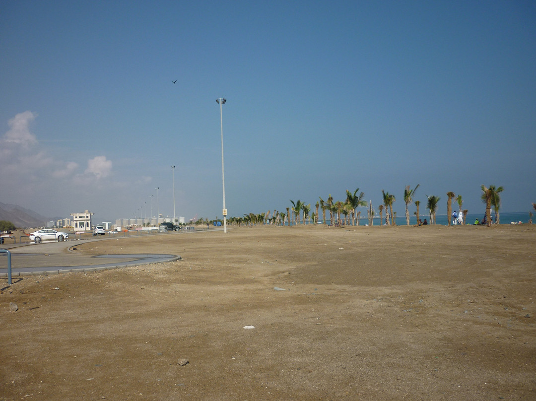 Umbrella Beach-富查伊拉必去景点