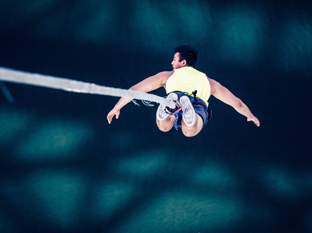 Transporter Bridge Bungee Jump - UK Bungee Club景点图片