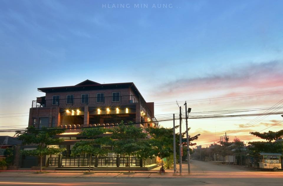 Shwemandalay Cafe
