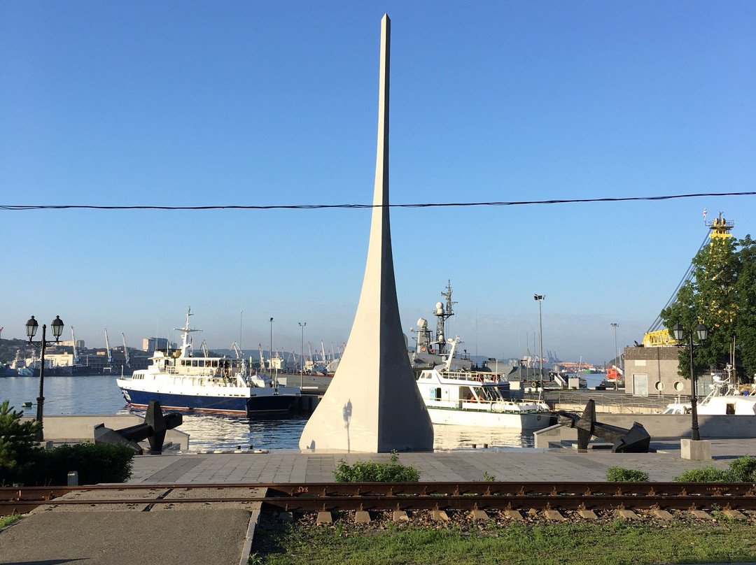 Monument at the Landing Place of the Founders of Vladivostok景点图片