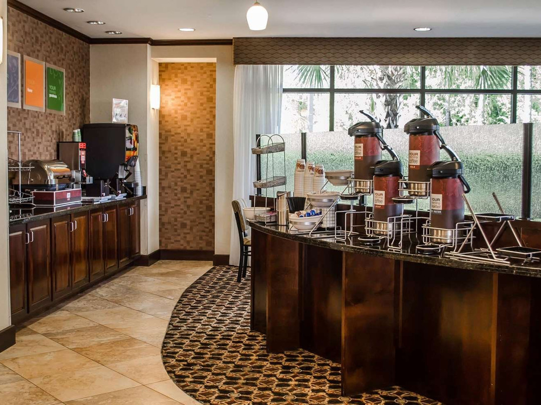 Comfort Suites North Mobile主图