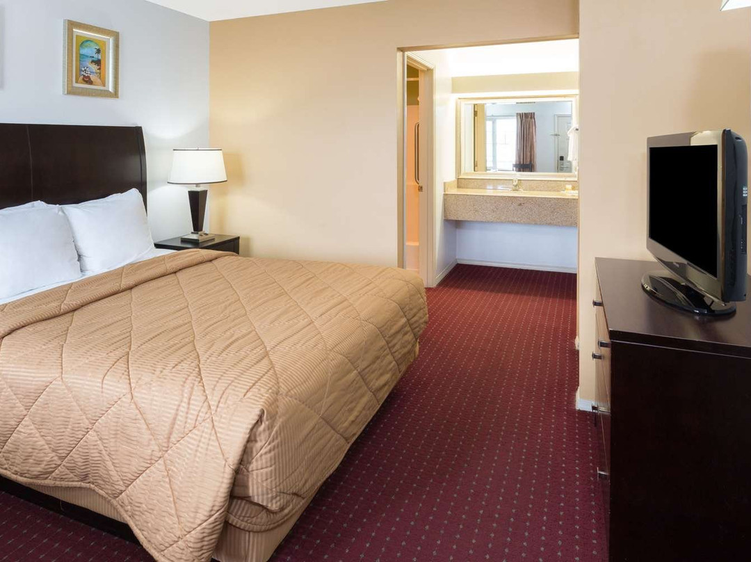 Days Inn by Wyndham Newport OR主图