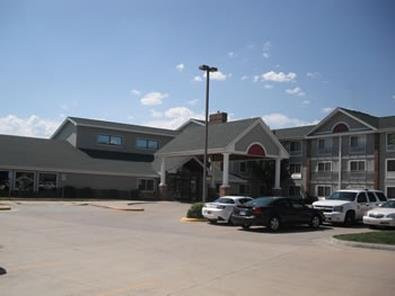 Fossil Creek Hotel & Suites I-70主图