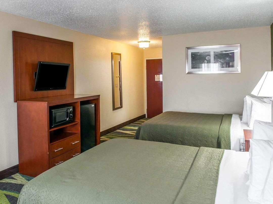 Quality Inn & Suites South Bend Airport主图