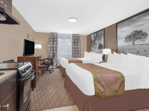 阿萨巴斯卡速8酒店主图