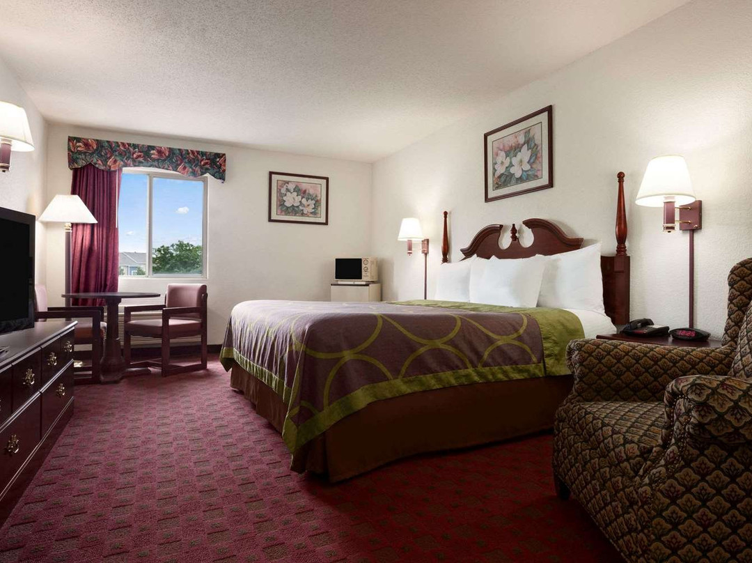 Super 8 by Wyndham Aurora/Naperville Area主图