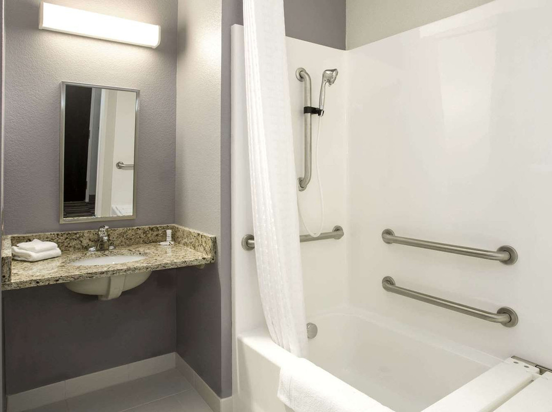 Quality Inn & Suites主图