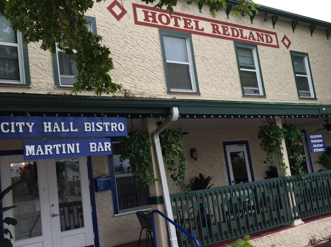 City Hall Bistro & Martini Bar