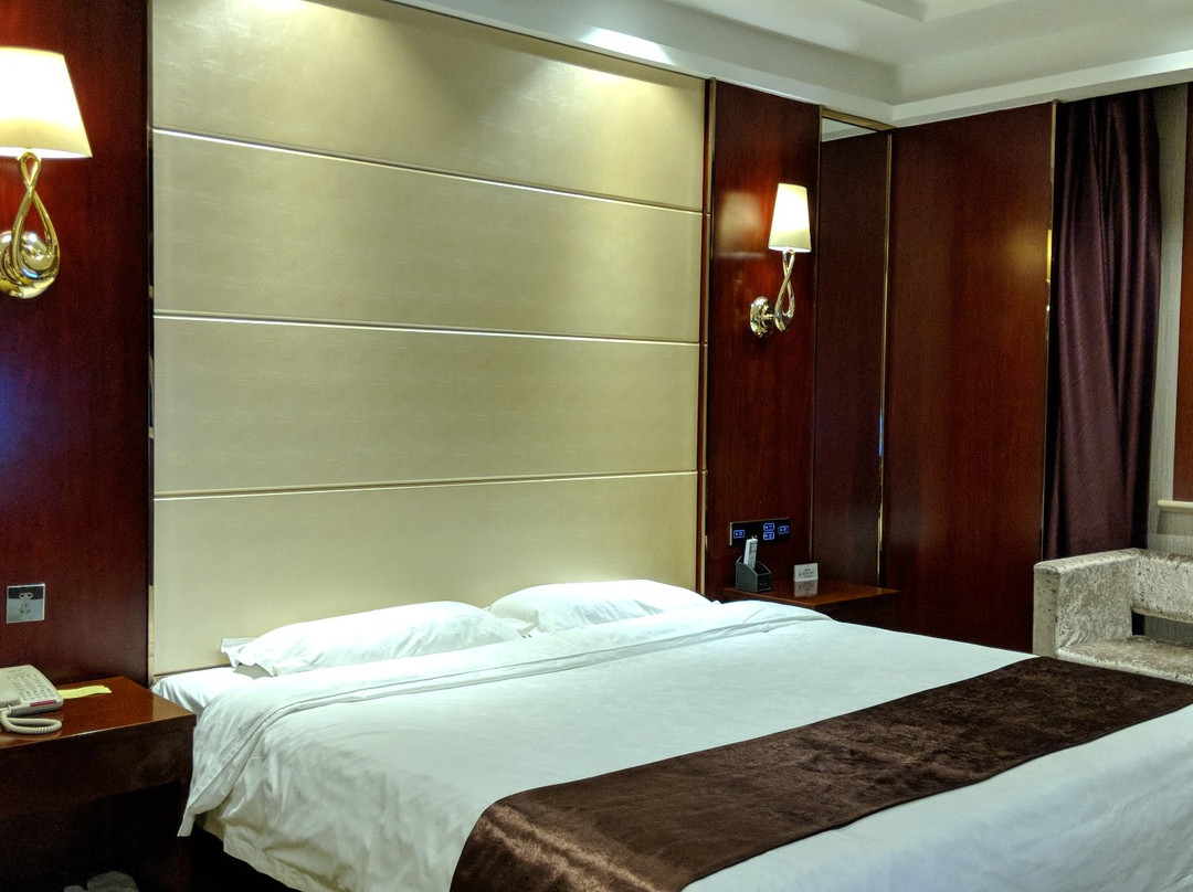 隆豪大酒店主图